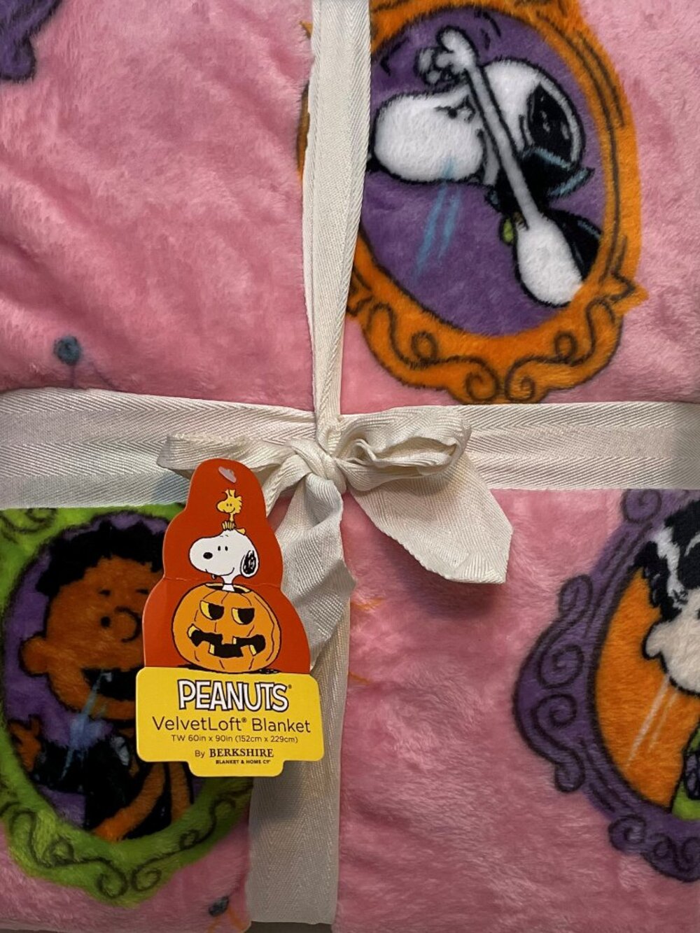 Berkshire Peanuts Plush Blanket